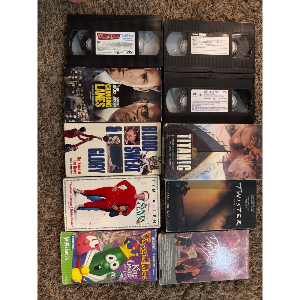 Lot of 10 VHS Tapes Titanic The Santa Clause VeggieTales Twister Dirty Dancing